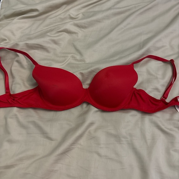 PINK Victoria's Secret Scarlet Bra - Picture 1 of 5